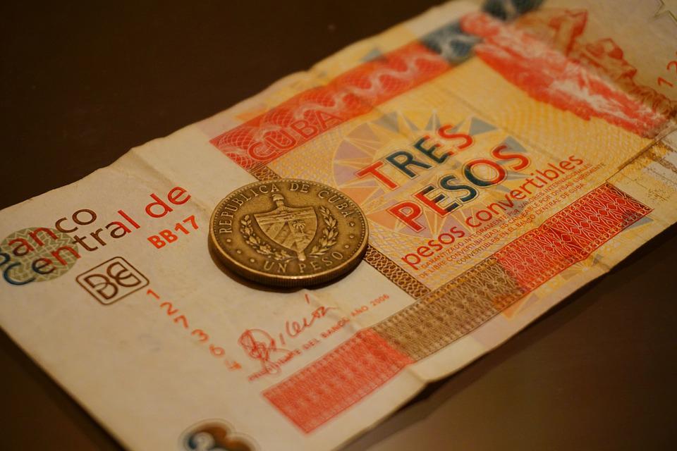 tři pesos